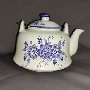 Blue & White Ceramic Tea Pot